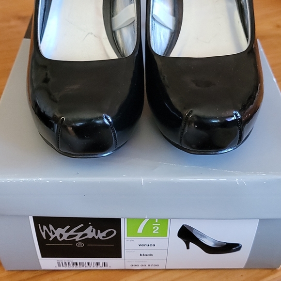 Classic Black Patent Pumps - Picture 7 of 7